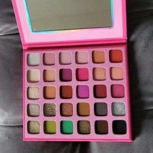 LIMITED EDITION ~  MORPHE X EYESHADOW